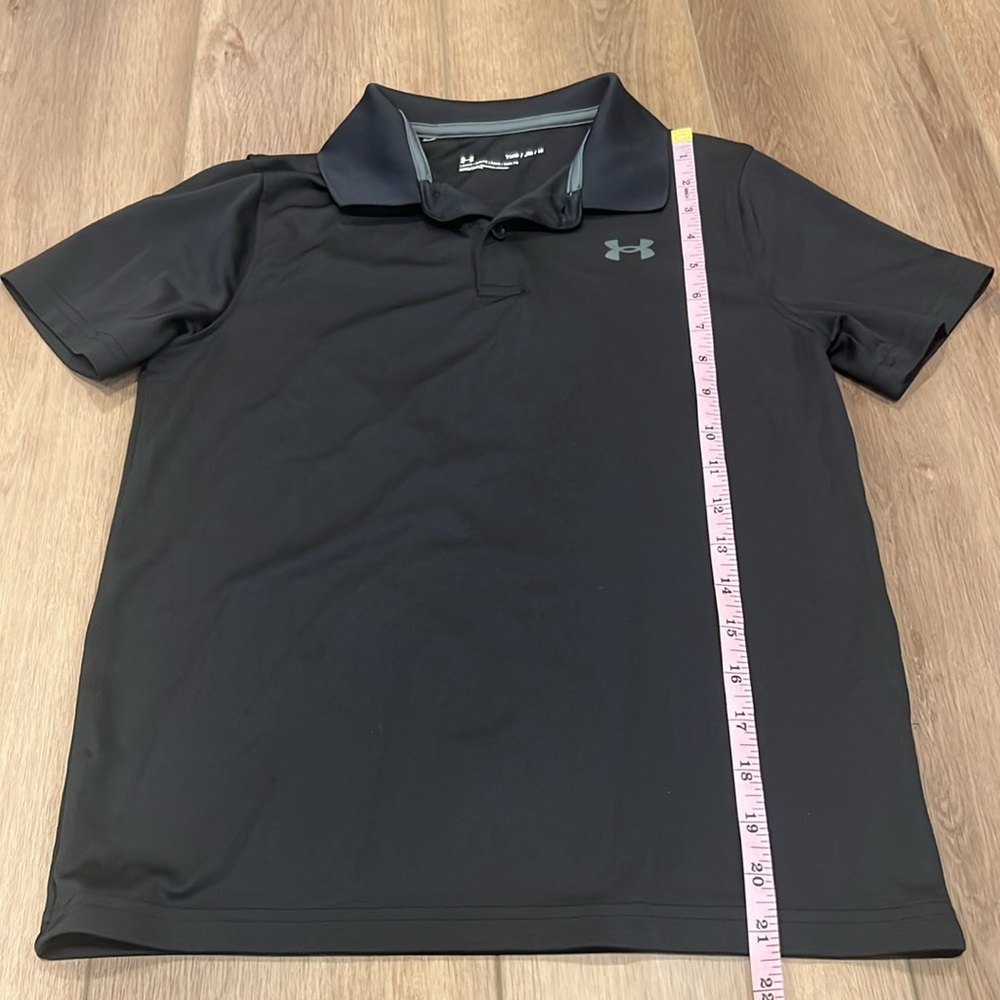 Boy’s Under Armour Black Polo Short Sleeves Sz Youth Medium (10-12) Loose Style - Picture 3 of 12